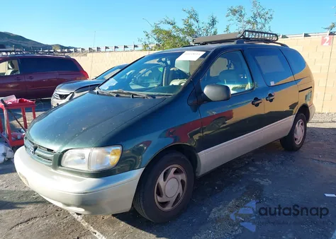 2000 Toyota Sienna Xle from USA, damaged, VIN 4T3ZF13C8YU304699